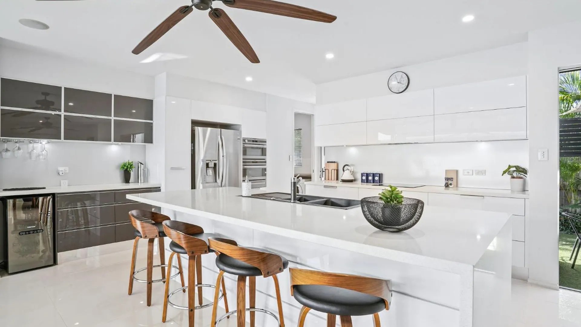Holiday home Bluewater Escape At Harbour Drive Villa Yorkeys Knob Australia