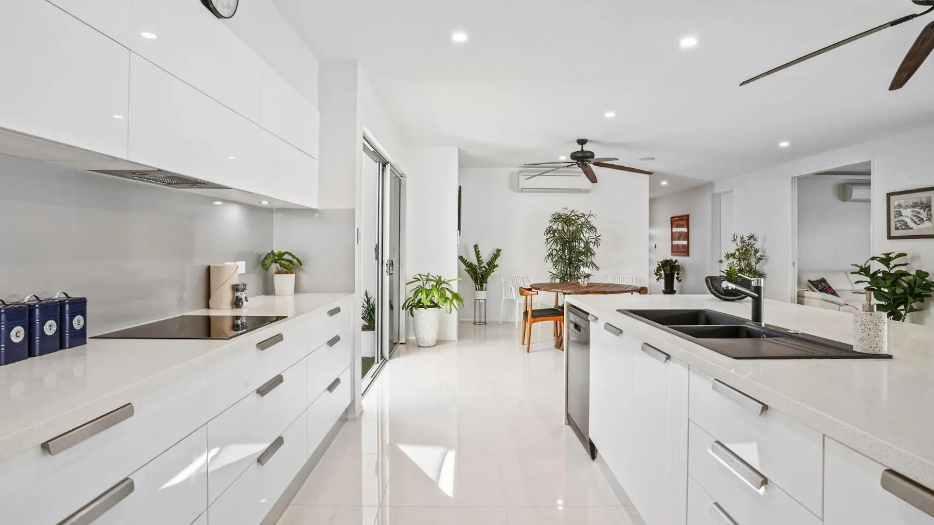 Holiday home Bluewater Escape At Harbour Drive Villa Yorkeys Knob Australia