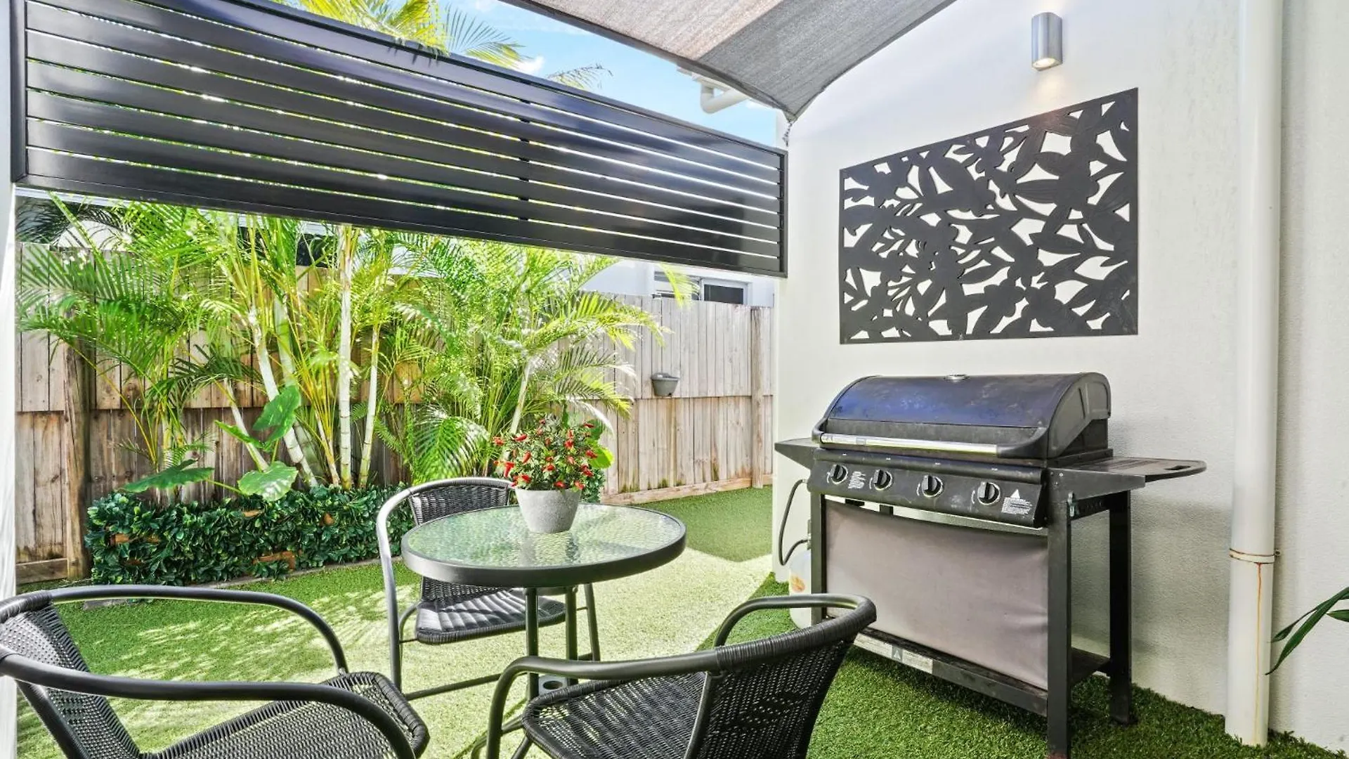 Holiday home Bluewater Escape At Harbour Drive Villa Yorkeys Knob Australia