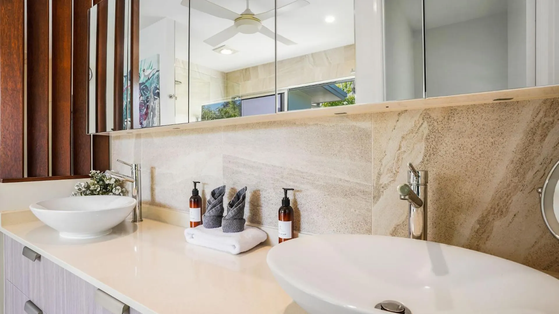 Bluewater Escape At Harbour Drive Villa Yorkeys Knob Australia